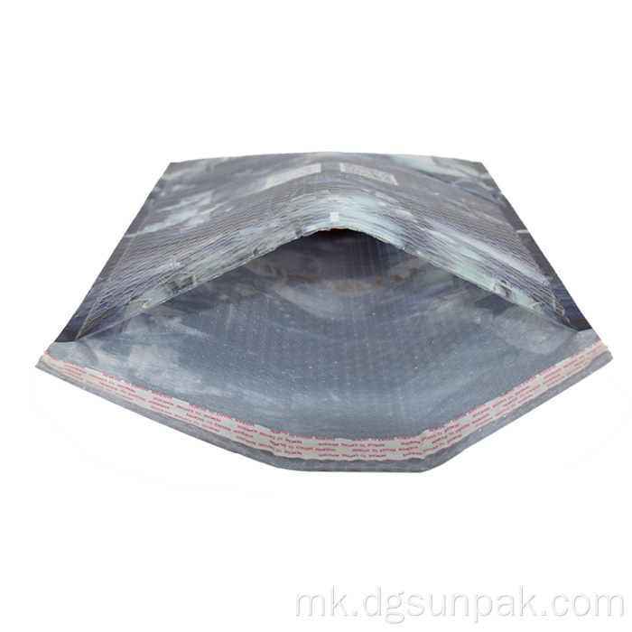 прилагодени пликови пакување логистички меур кеси пошта